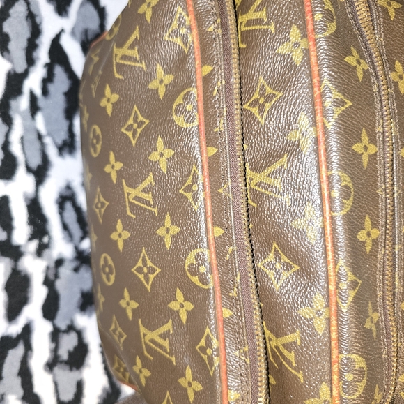 Louis Vuitton Messenger cross-body - Picture 6 of 14